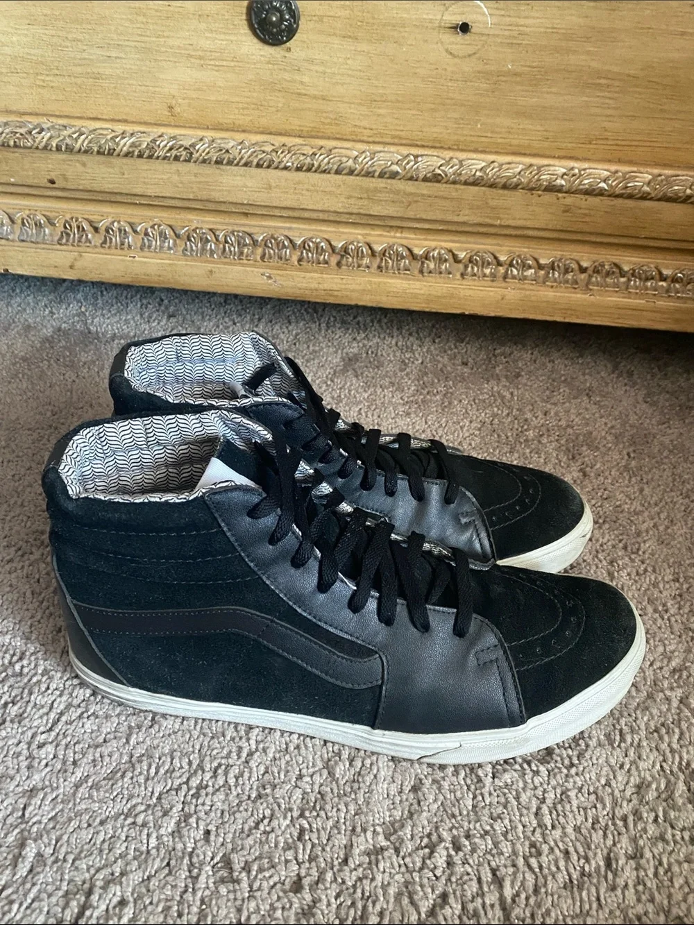Vans Black Leather/ suede Hi Sk8 Sneakers with White Soles size 13